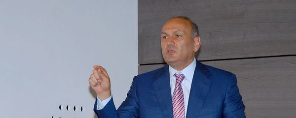 Гагик Хачатрян во время рабочего заседания в Комитете гос.доходов (14 июля 2012). Еревaн - Sputnik Армения