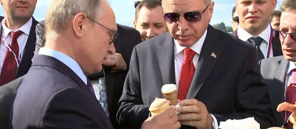 Путин купил Эрдогану мороженое Путин купил Эрдогану мороженое - Sputnik Армения