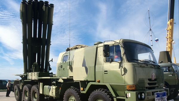 Реактивная система залпового огня Смерч Реактивная система залпового огня Смерч - Sputnik Армения
