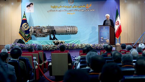 Президент Ирана Хасан Роухани во время презентации ЗРК иранского производства Бавар-373 (22 августа 2019). Иран - Sputnik Արմենիա