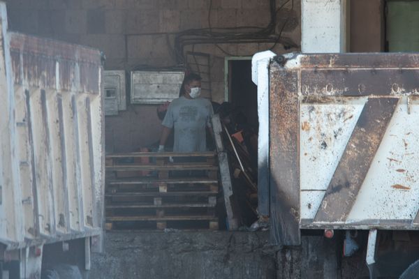 Сотни тонн испорченного мяса: что происходит на хладокомбинате после пожара - Sputnik Армения