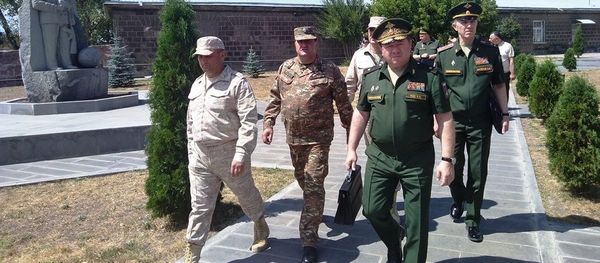 Делегация Главного управления военной полиции МО РФ посетила Российскую военную базу Южного военного округа (28 августа 2019). Гюмри Делегация Главного управления военной полиции МО РФ посетила Российскую военную базу Южного военного округа (28 августа 2019). Гюмри - Sputnik Армения
