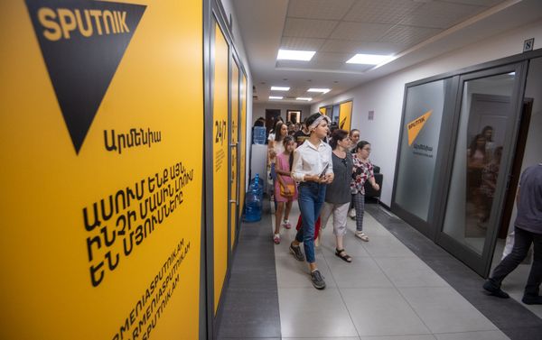 Участники проекта SputnikPro в агентстве Sputnik Армения (28 августа 2019). Еревaн - Sputnik Армения
