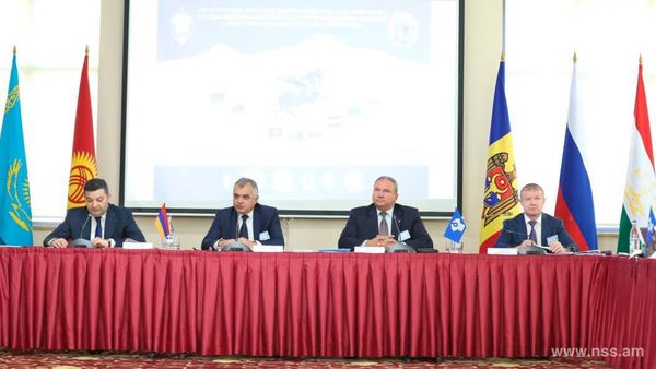 Совместная командно-штабная тренировка с участием представителей спецслужб и органов безопасности Беларуси, Казахстана, Киргизии, Молдовы, России, Таджикистана и Узбекистана (29 августа 2019). Еревaн Совместная командно-штабная тренировка с участием представителей спецслужб и органов безопасности Беларуси, Казахстана, Киргизии, Молдовы, России, Таджикистана и Узбекистана (29 августа 2019). Еревaн - Sputnik Արմենիա