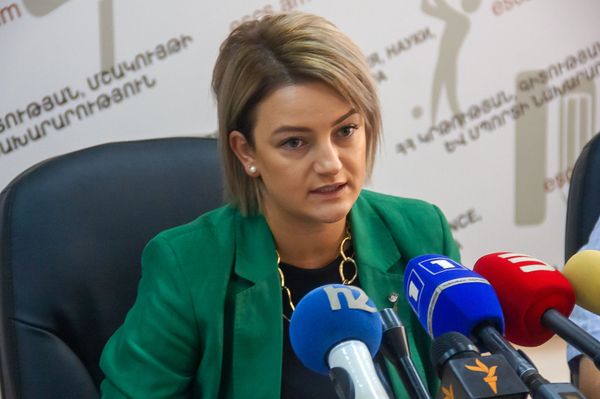 Карающий учитель и революция системы оценок: школьников в Армении спасут от дамоклова меча - Sputnik Армения