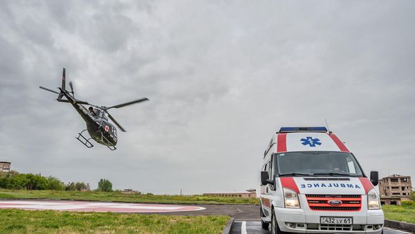 Министр здравоохранения сообщил о первом перелете пациента из Мегри в Ереван - Sputnik Армения