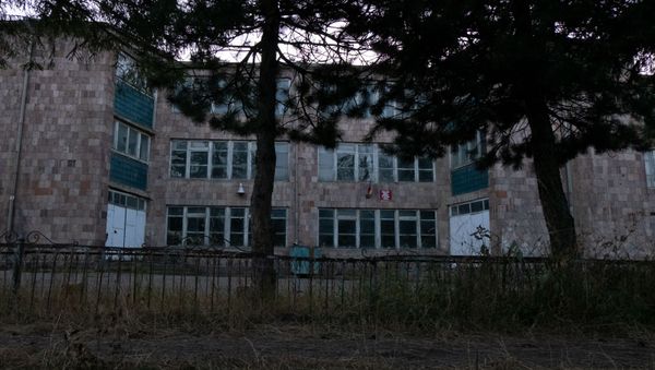 Здание школы села Навур Тавушской области - Sputnik Արմենիա