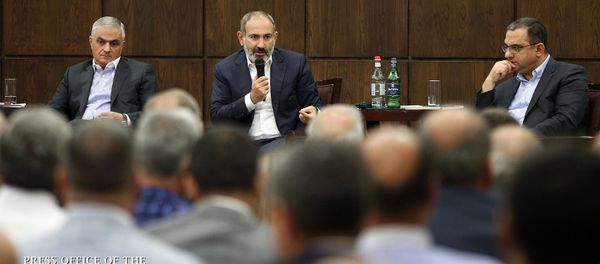 Премьер-министр Никол Пашинян встретился с экспортерами и бизнесменами в Цахкадзоре - Sputnik Արմենիա