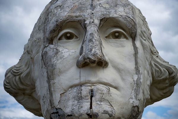 Разлагающийся бюст первого президента США Джорджа Вашингтона - Sputnik Армения