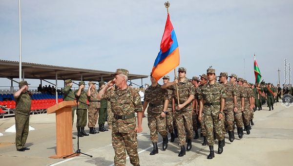 Торжественная церемония открытия совместного учения войск ПВО вооруженных сил государств – участников Объединенной системы ПВО СНГ «Боевое Содружество-2019» (2 сентября 2019). Полигон «Ашулук», Астраханская область - Sputnik Արմենիա