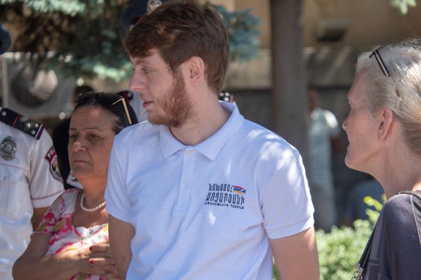 Сторонники Кочаряна проводят акцию протеста у Конституционного суда в Ереване - Sputnik Армения