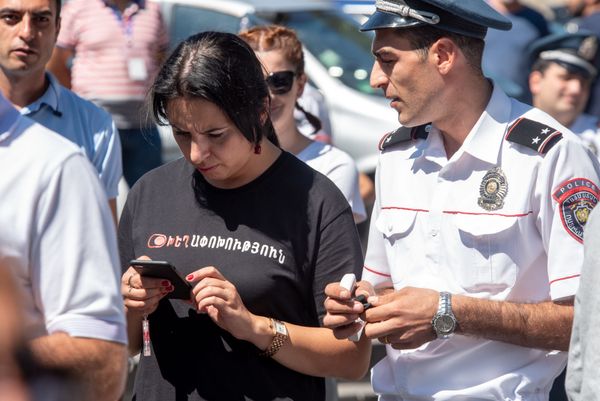 Сторонники Кочаряна проводят акцию протеста у Конституционного суда в Ереване - Sputnik Армения