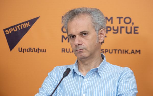 Рубен Пашинян на пресс-конференции в преддверии 6-й ежегодной церемонии награждения Армения туристическая – 2019 (4 сентября 2019). Еревaн Рубен Пашинян на пресс-конференции в преддверии 6-й ежегодной церемонии награждения Армения туристическая – 2019 (4 сентября 2019). Еревaн - Sputnik Армения