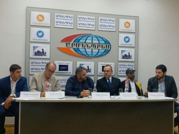 Что делал итальянец на окраине Еревана в пять утра? Секрет раскроют на крутом концерте Что делал итальянец на окраине Еревана в пять утра? Секрет раскроют на крутом концерте - Sputnik Армения