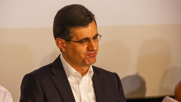 Ральф Йирикян на пресс-конференции после закрытого премьерного показа фильма Неизвестный абонент (5 сентября 2019). Еревaн - Sputnik Армения