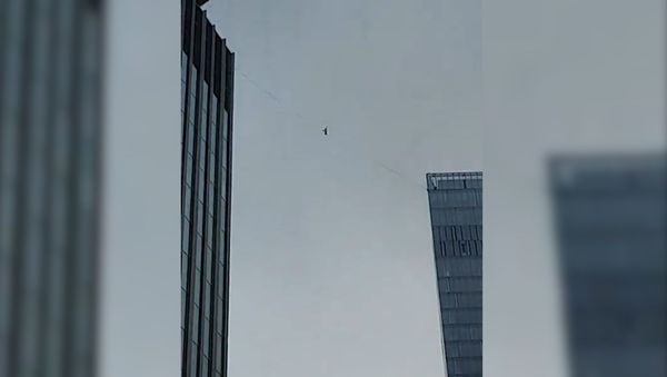 300 метров над землей: канатоходец сорвался между башнями Москва- Сити - Sputnik Армения