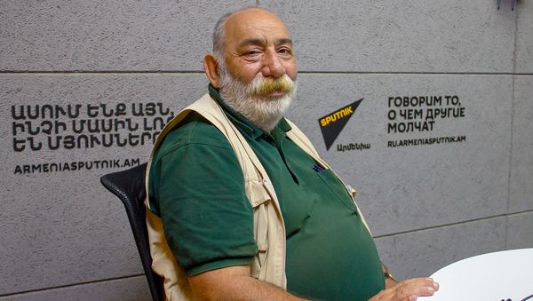 Баграт Эстукян - Sputnik Արմենիա