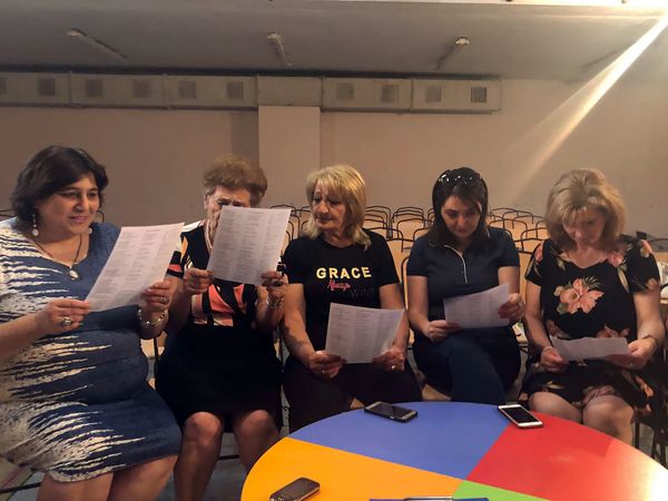 «Տընգլ-մընգլ», «Բոբիկ ջուր մի էրա». գյումրեցի ուսուցիչները երգչախումբ են հիմնել. տեսանյութ - Sputnik Արմենիա