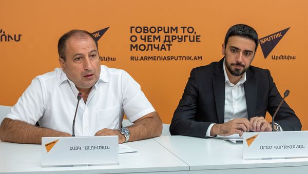 Пресс-конференция адвокатов Роберта Кочаряна в мультимедийном пресс-центре Sputnik Армения (7 сентября 2019). Еревaн Пресс-конференция адвокатов Роберта Кочаряна в мультимедийном пресс-центре Sputnik Армения (7 сентября 2019). Еревaн - Sputnik Արմենիա