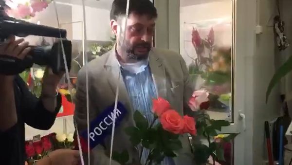 Кирилл Вышинский купил цветы маме, жене и Татьяне Москальковой Кирилл Вышинский купил цветы маме, жене и Татьяне Москальковой - Sputnik Армения