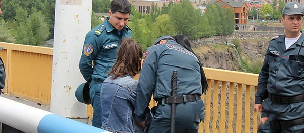 В Ереване предотвращена попытка самоубийства - Sputnik Армения