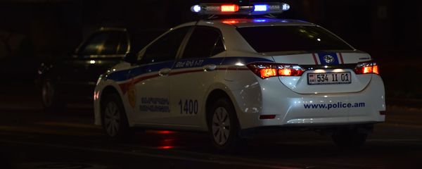 Полицейский автомобиль на проспекте Маштоца - Sputnik Армения