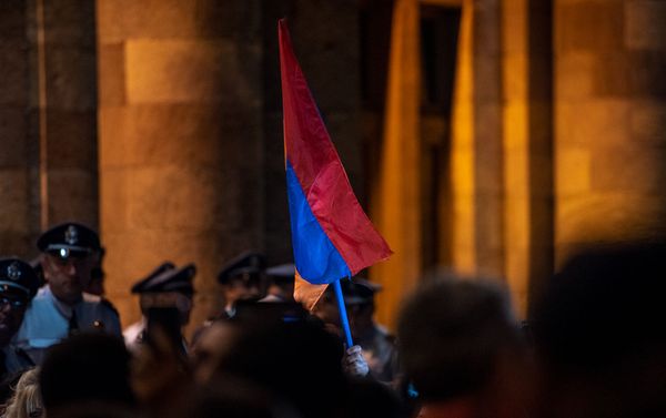 Акция протеста против эксплуатации Амулсара перед Домом правительства (11 сентября 2019). Еревaн - Sputnik Армения