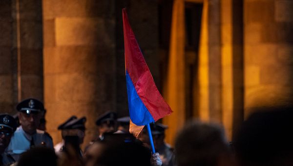 Акция протеста против эксплуатации Амулсара перед Домом правительства (11 сентября 2019). Еревaн - Sputnik Армения