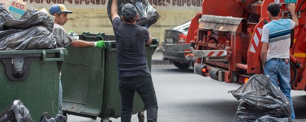 Сотрудники санитарной службы - Sputnik Արմենիա