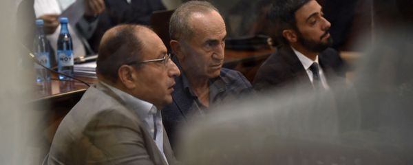Роберт Кочарян и адвокаты Айк Алумян и Арам Вардеванян на судебном заседании по делу 1 марта (12 сентября 2019). Еревaн - Sputnik Армения