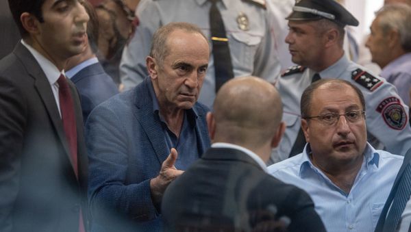 Роберт Кочарян с адвокатами на судебном заседании по делу 1 марта (12 сентября 2019). Еревaн - Sputnik Армения