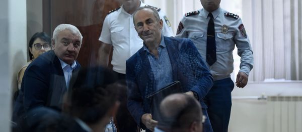 Роберт Кочарян и Юрий Хачатуров перед началом судебного заседания по делу 1 марта (17 сентября 2019). Еревaн - Sputnik Армения