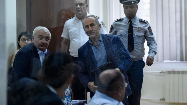 Роберт Кочарян и Юрий Хачатуров перед началом судебного заседания по делу 1 марта (17 сентября 2019). Еревaн - Sputnik Армения