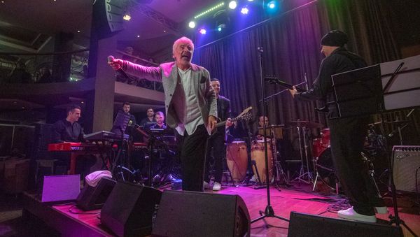 Концерт Сосо Павлиашвили и NavereY Orchestra в клубе Mezzo (18 сентября 2019). Еревaн - Sputnik Армения