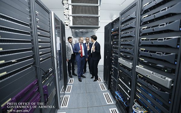 Նիկոլ Փաշինյանը Հանրային հեռուստաընկերությունում - Sputnik Արմենիա