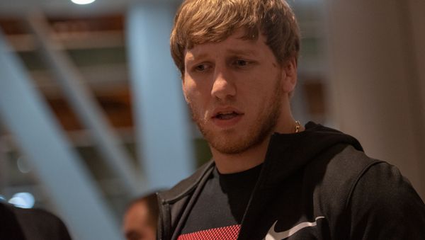 Борец Артур Алексанян во время встречи греко-римских борцов после окончания ЧМ-2019 в аэропорту Звартноц (19 сентября 2019). Еревaн - Sputnik Армения