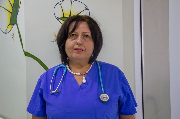 Мы не надеялись на чудо, а оно произошло: семья выжившего после падения с 6 этажа ребенка Мы не надеялись на чудо, а оно произошло: семья выжившего после падения с 6 этажа ребенка - Sputnik Армения