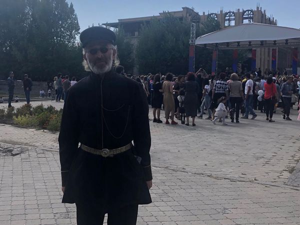 «Ծո՛, ինչղ լավ է, հբը օր կսեինք` աշխարհի կենտրոնը Գյումրին է». տոնական հայրաքաղաքը - Sputnik Արմենիա