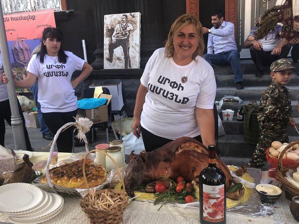 «Ծո՛, ինչղ լավ է, հբը օր կսեինք` աշխարհի կենտրոնը Գյումրին է». տոնական հայրաքաղաքը - Sputnik Արմենիա