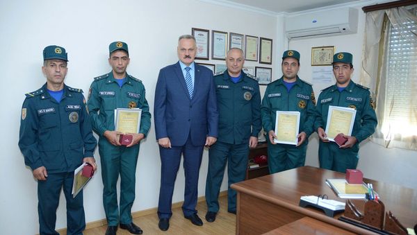 Гендиректор ЮКЖД Сергей Валько вручил благодарственные грамоты и именные часы сотрудникам МЧС Армении (21 сентября 2019). Ванадзор - Sputnik Արմենիա