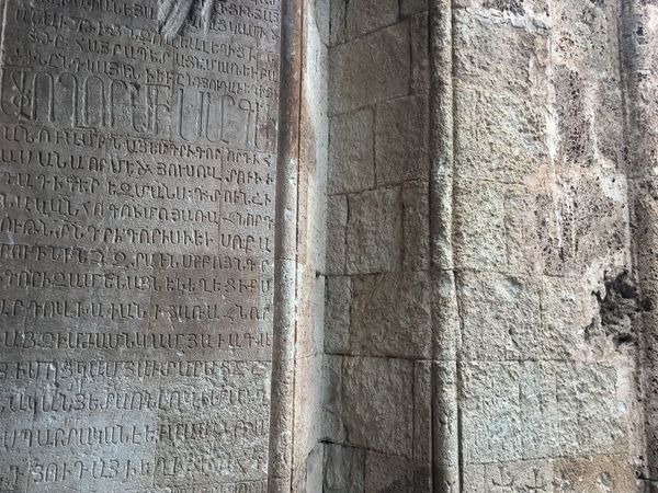 Վանքի անվտանգությունը հսկող քահանան. տեր Հովհաննեսը փորձում է փրկել Դադիվանքը փլուզումից - Sputnik Արմենիա
