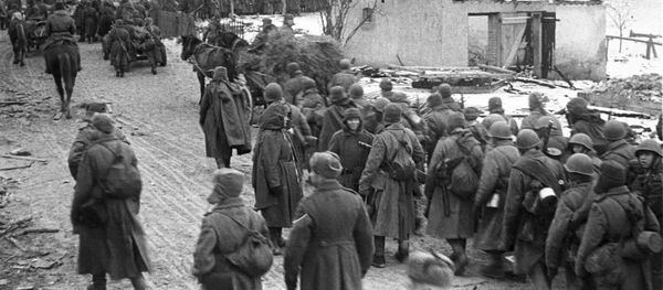 Бойцы 11-й гвардейской армии после штурма Кёнигсберга Бойцы 11-й гвардейской армии после штурма Кёнигсберга - Sputnik Армения
