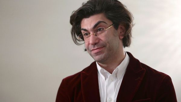 Николай Цискаридзе дает интервью перед премьерой балета Щелкунчик (21 декабря 2013). Санкт-Петербург - Sputnik Армения