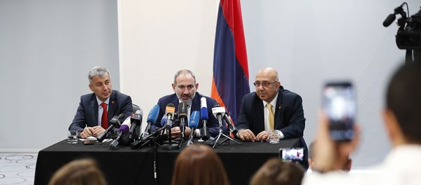Пресс-конференция премьер-министра Никола Пашиняна (22 сентября 2019). Лос-Анджелес Пресс-конференция премьер-министра Никола Пашиняна (22 сентября 2019). Лос-Анджелес - Sputnik Армения