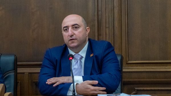 Արտակ Մանուկյան - Sputnik Արմենիա