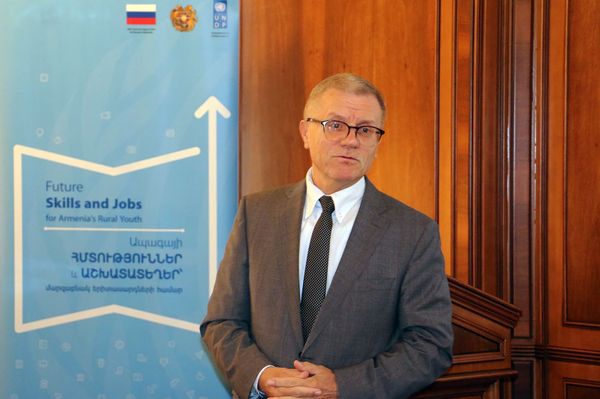 Какие профессии стоит выбирать молодежи в Армении, чтобы не остаться за бортом Какие профессии стоит выбирать молодежи в Армении, чтобы не остаться за бортом - Sputnik Армения