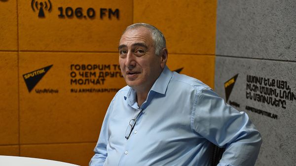 Քոչարյանն իր համախոհների հետ որոշել է բրենդ դարձնել մրգօղին - Sputnik Արմենիա