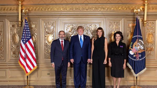 Церемония фотографирования президента и первой леди США Дональда и Меланьи Трамп с премьер-министром Армении Николом Пашиняном и Анной Акопян (25 сентября 2019). Нью-Йорк - Sputnik Армения