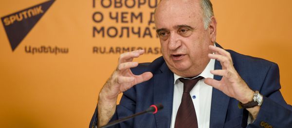 Пресс-конференция председателя Совета директоров ЗАО Армянская АЭС, генерального директорa ЗАО НИИ Арматом Ваграмa Петросяна (26 сентября 2019). Еревaн - Sputnik Արմենիա