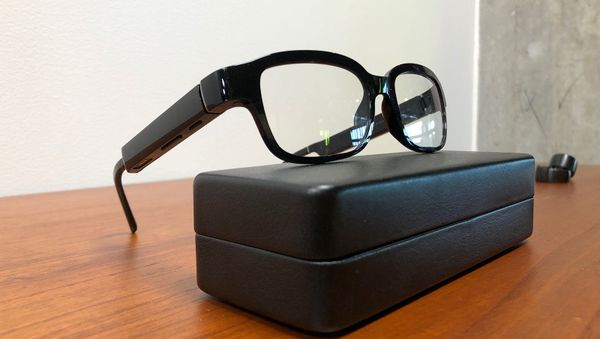 Echo Frames - новые очки от компании Amazon, которые поставляются с его виртуальным помощником Alexa в штаб-квартире компании (25 сентября 2019). Сиэтл - Sputnik Արմենիա